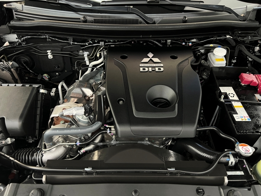 mitsubishi pajero sport hpe 202414