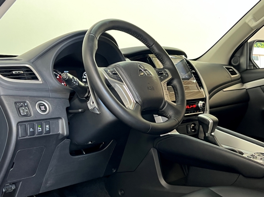 mitsubishi pajero sport hpe 202423