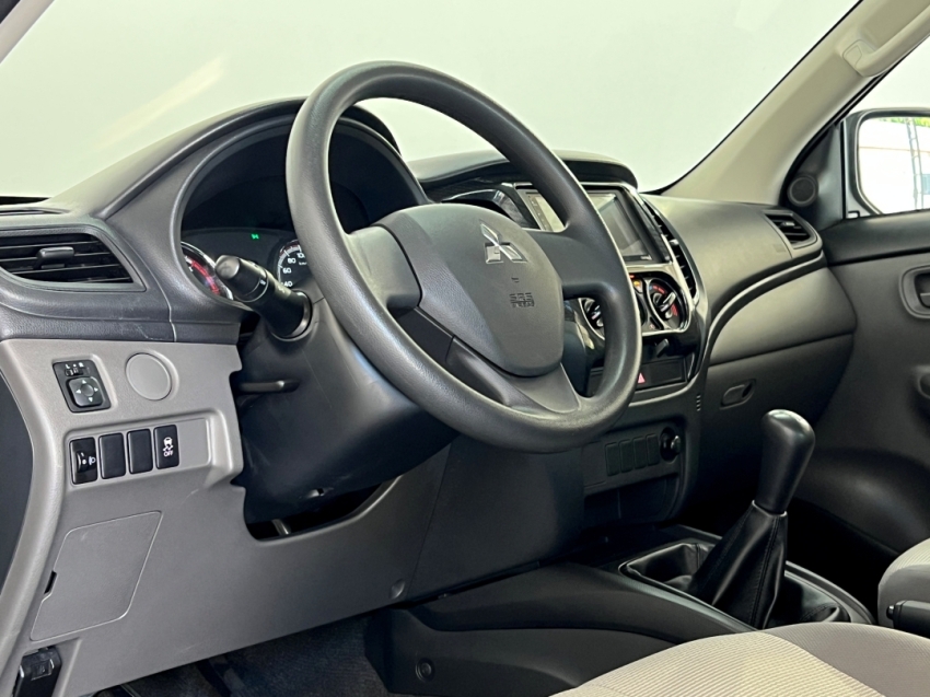 mitsubishi l200 triton outdoor glx 202422