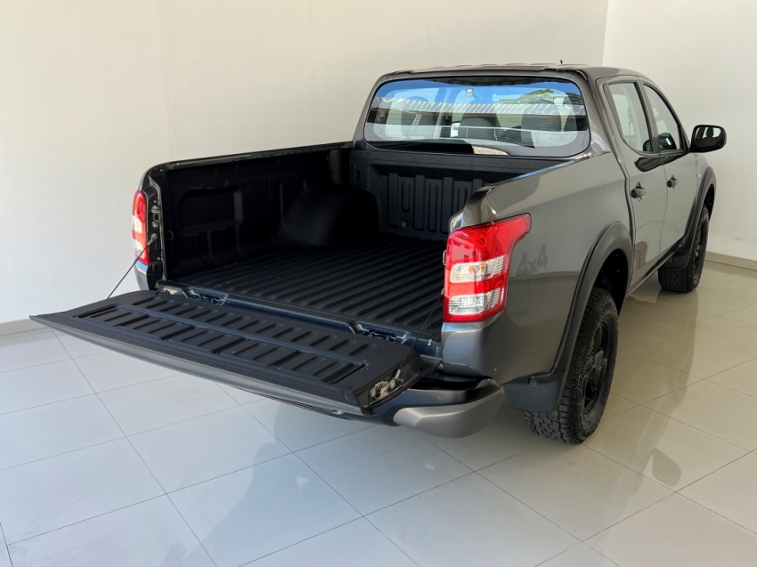 mitsubishi l200 triton outdoor glx 202416