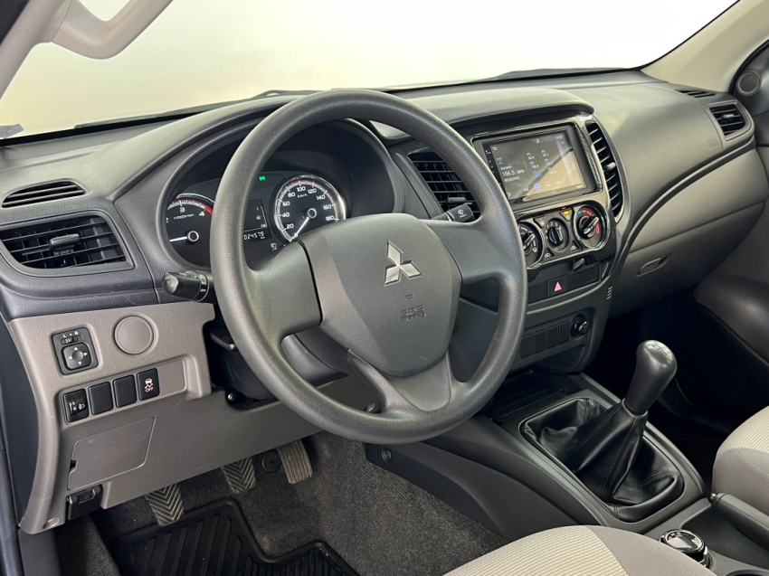 mitsubishi l200 triton outdoor glx 20244