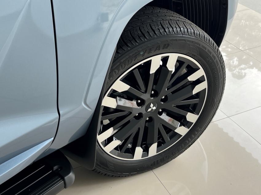 mitsubishi all new triton tarmac 202618