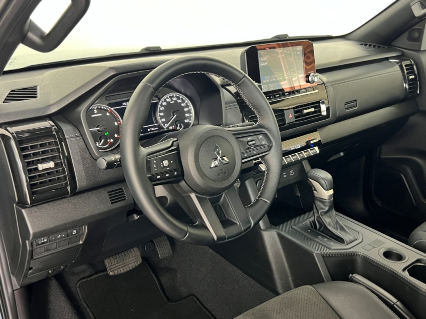 mitsubishi all new triton tarmac 20264