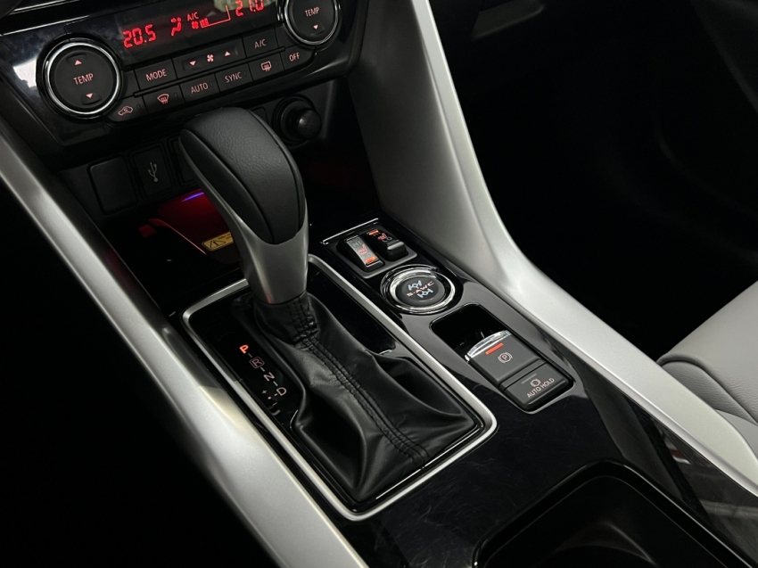 mitsubishi eclipse cross hpes s-awc 20268