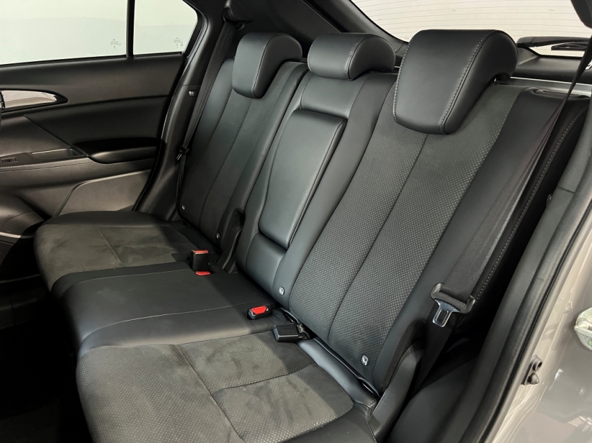 mitsubishi eclipse cross hpe black 202612