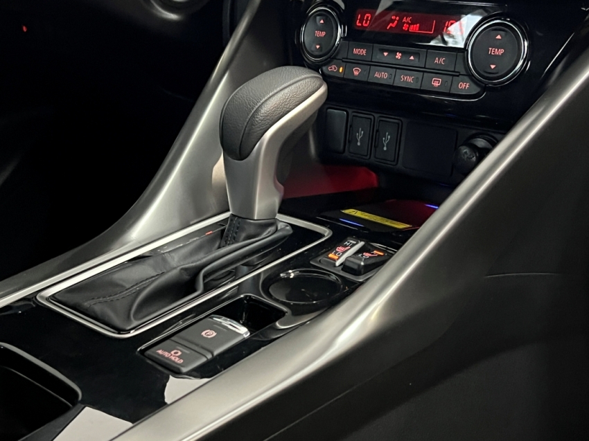 mitsubishi eclipse cross hpe black 202623