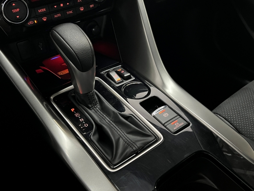 mitsubishi eclipse cross hpe black 20268