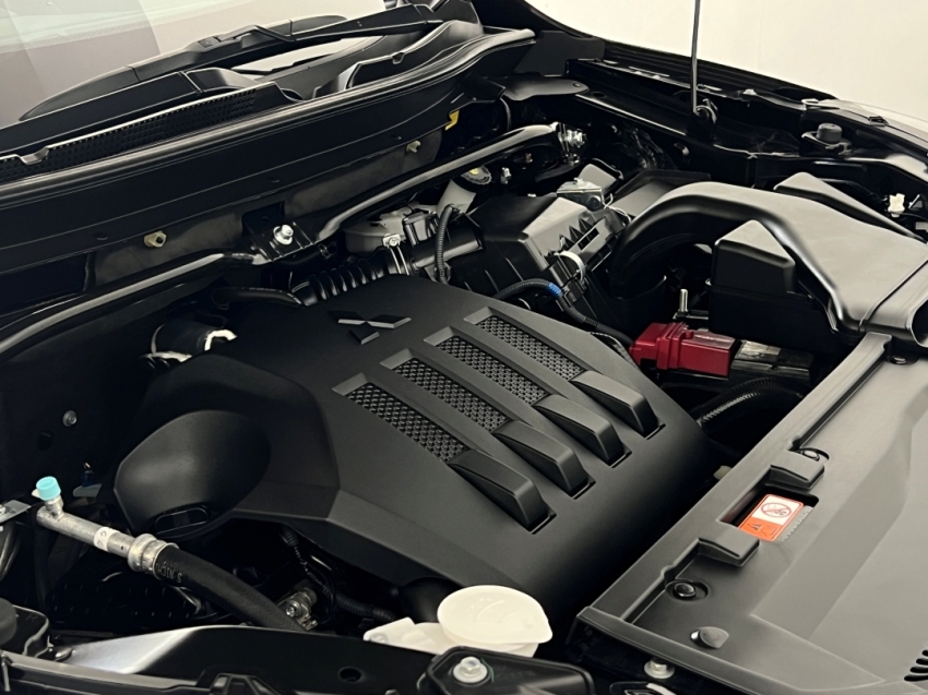 mitsubishi eclipse cross hpe 202525