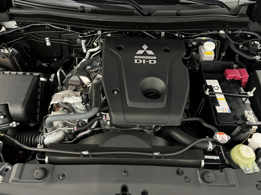 mitsubishi pajero sport hpes 202415