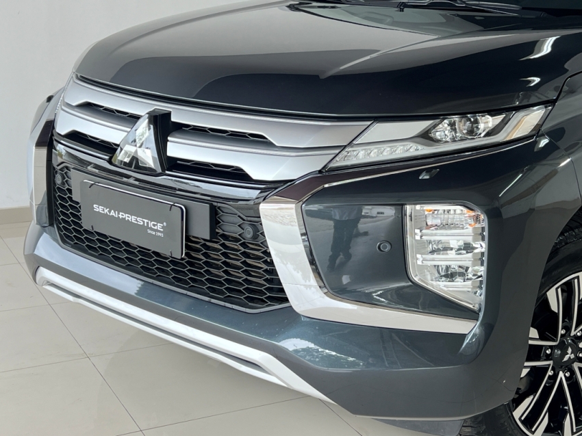 mitsubishi pajero sport hpes 202432