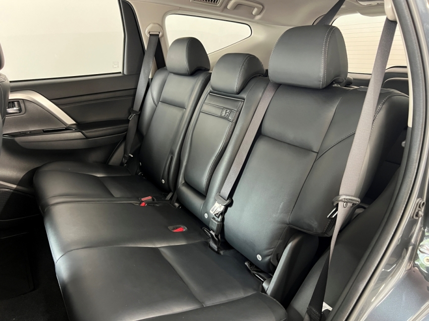 mitsubishi pajero sport hpes 202413