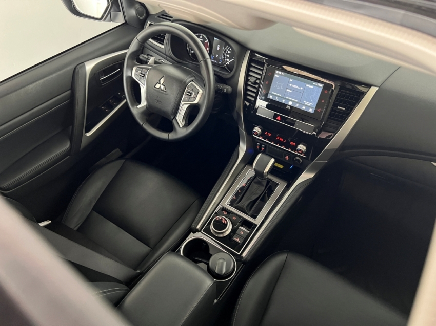 mitsubishi pajero sport hpes 202435