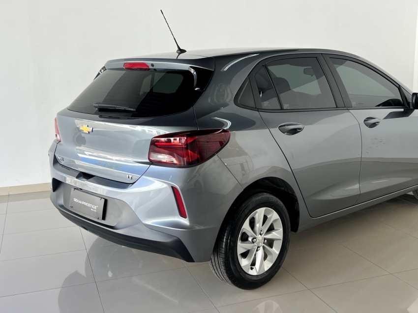 chevrolet onix hatch lt 1.0 mt 202214