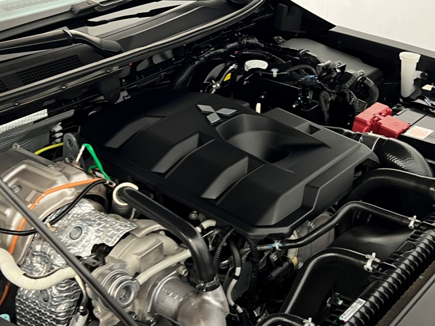 mitsubishi all new triton hpes 202628