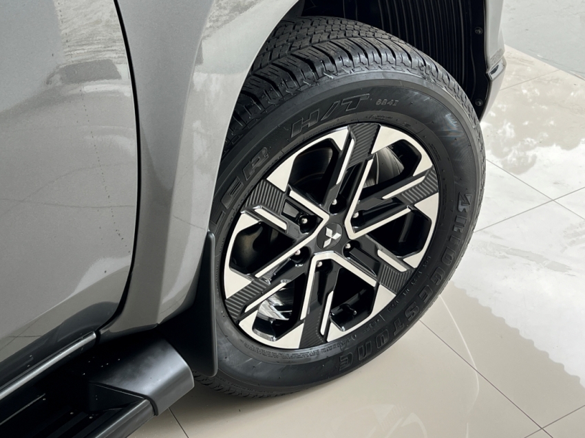 mitsubishi l200 triton sport hpes 202419