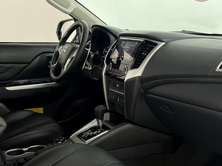 mitsubishi l200 triton sport hpes 202424