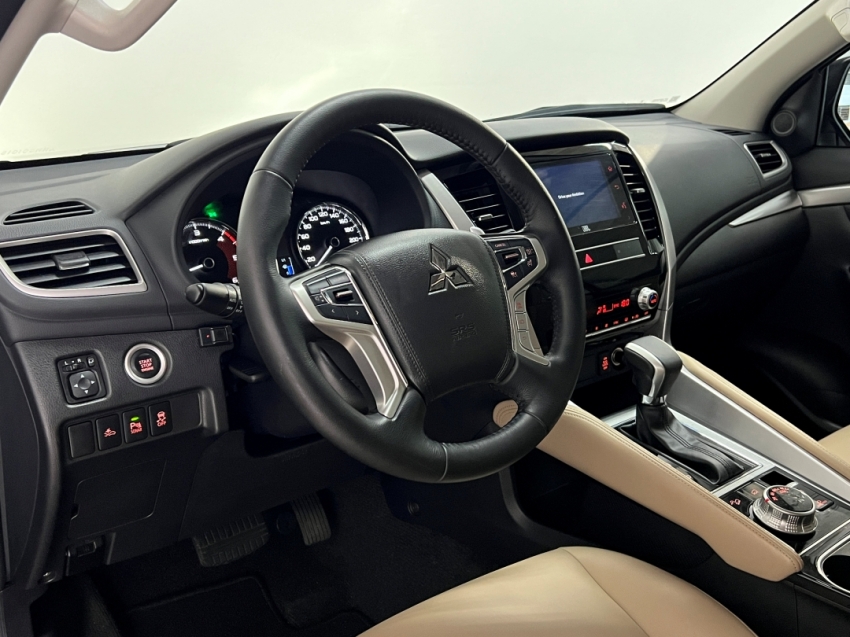 mitsubishi pajero sport hpe 20244