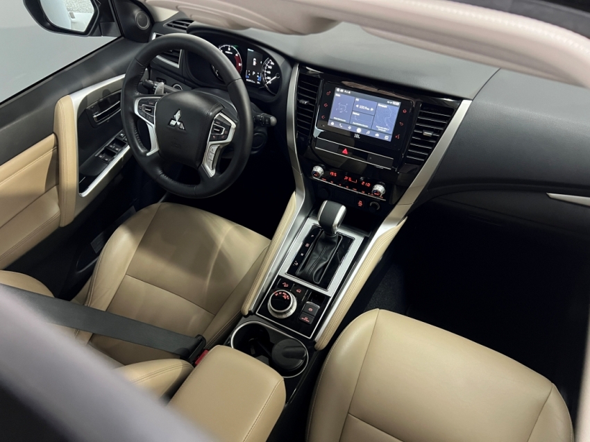 mitsubishi pajero sport hpe 202433