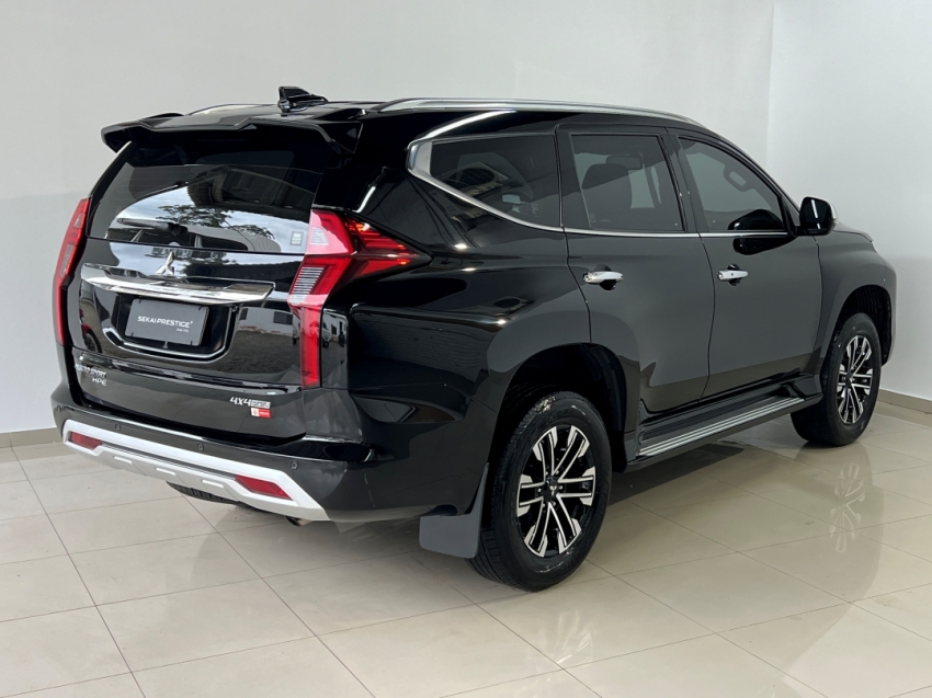 mitsubishi pajero sport hpe 20242