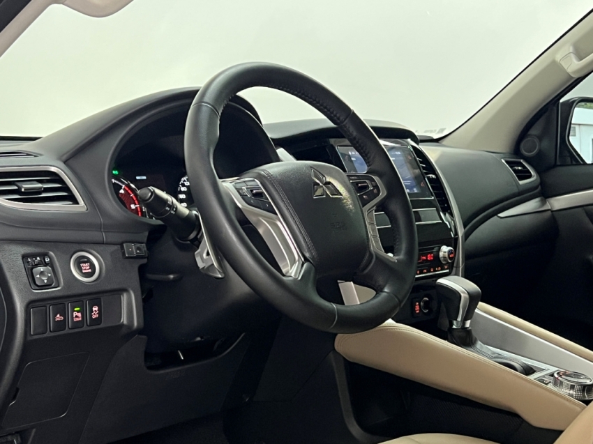 mitsubishi pajero sport hpe 202423