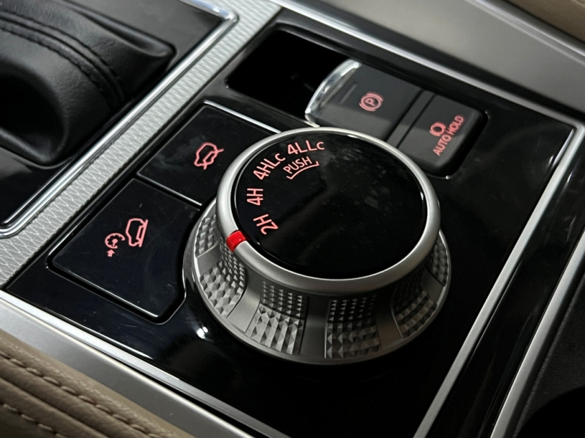 mitsubishi pajero sport hpe 20249