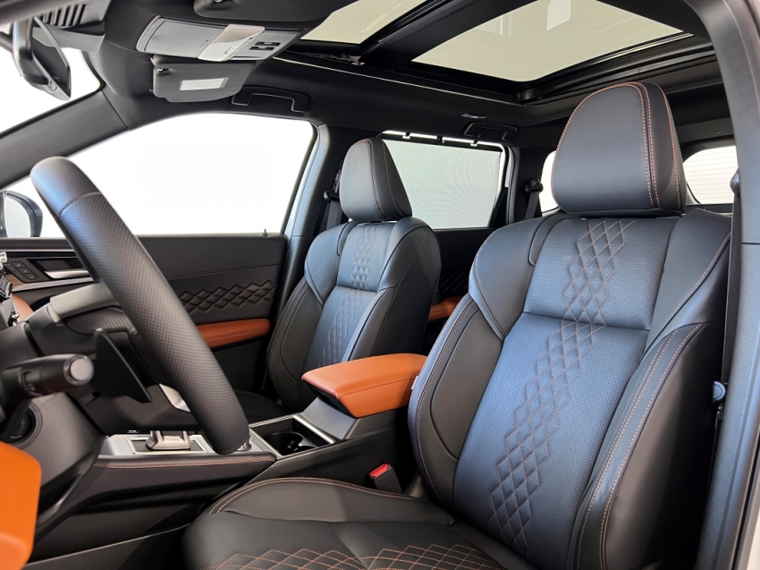 mitsubishi new outlander signature phev 202611