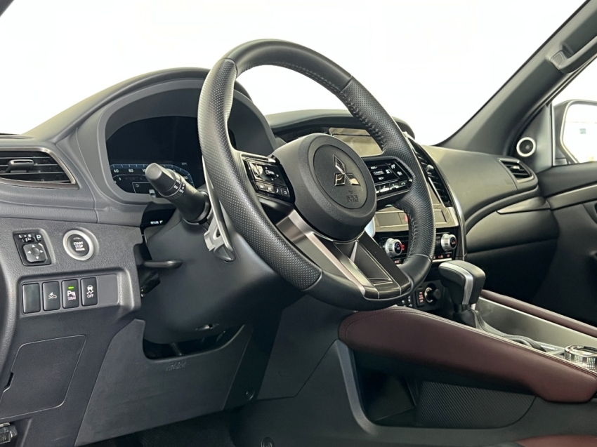 mitsubishi pajero sport legend black 202523