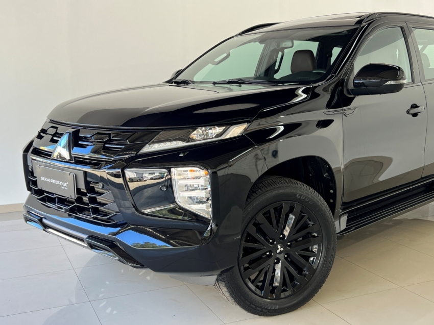 mitsubishi pajero sport legend black 202515