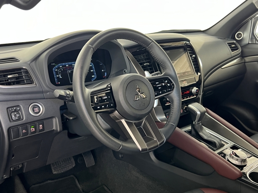 mitsubishi pajero sport legend black 20254