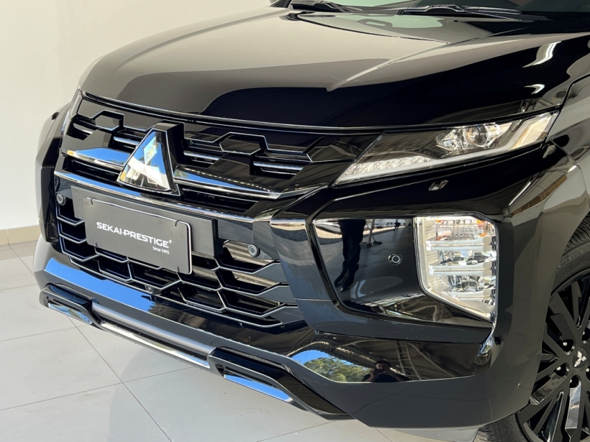 mitsubishi pajero sport legend black 202533