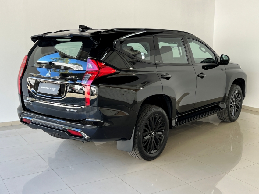 mitsubishi pajero sport legend black 20252