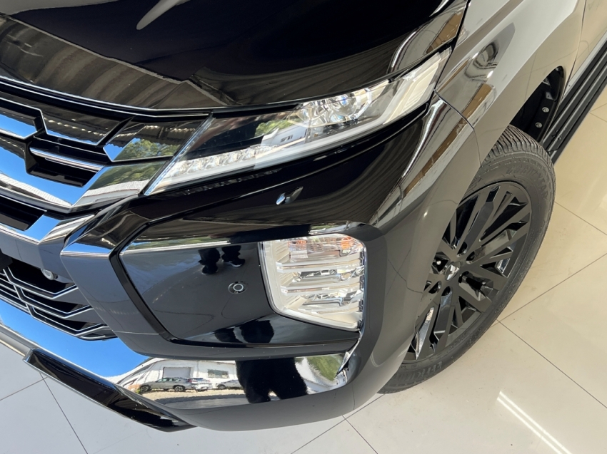 mitsubishi pajero sport legend black 202535
