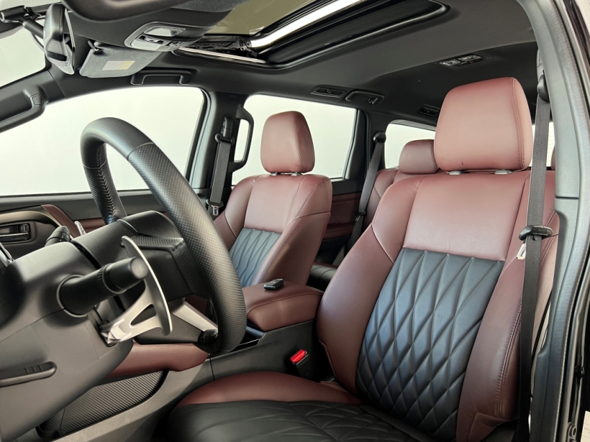 mitsubishi pajero sport legend black 202511