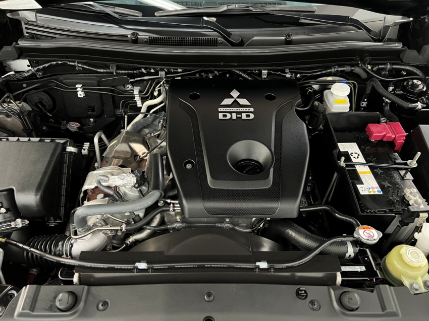 mitsubishi pajero sport legend 202415