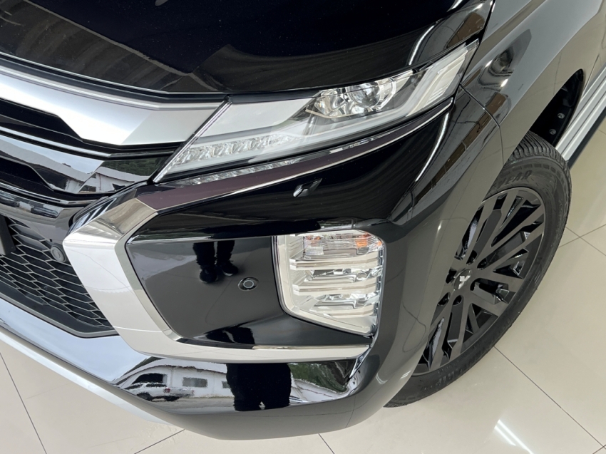 mitsubishi pajero sport legend 202434