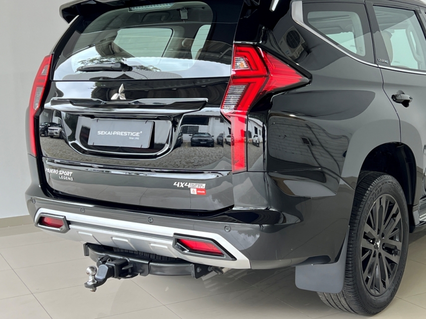 mitsubishi pajero sport legend 202431