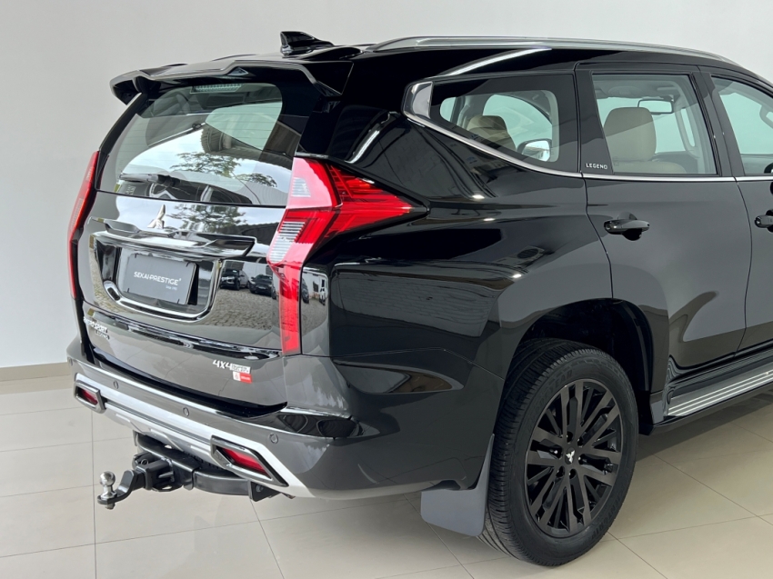 mitsubishi pajero sport legend 202417