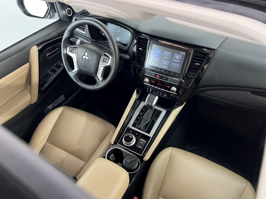 mitsubishi pajero sport legend 202435