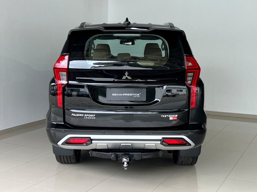 mitsubishi pajero sport legend 20243