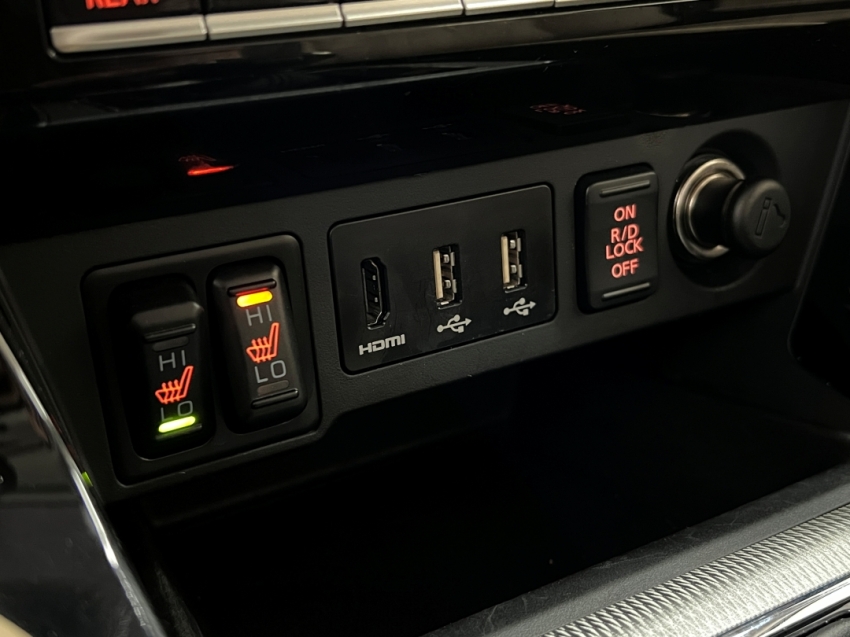 mitsubishi pajero sport legend 20248