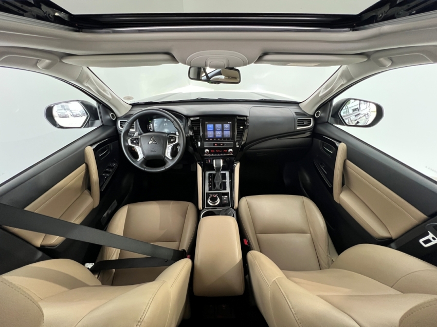 mitsubishi pajero sport legend 202425