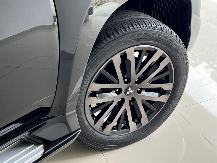 mitsubishi pajero sport legend 202421