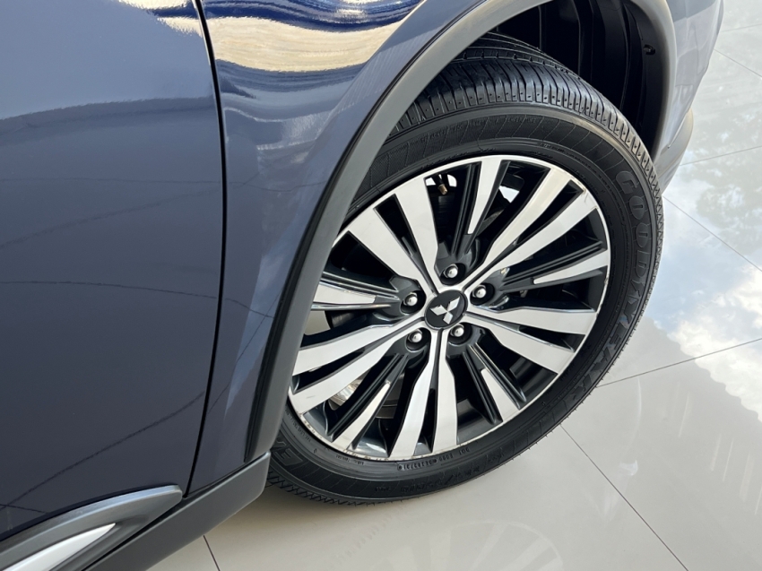 mitsubishi outlander hpe 2.0 202219