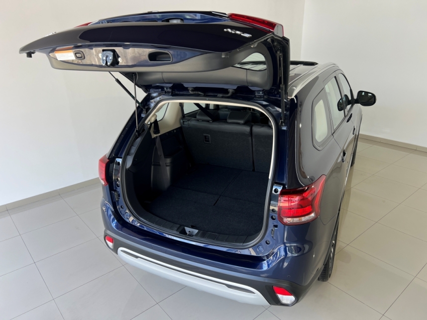 mitsubishi outlander hpe 2.0 202217
