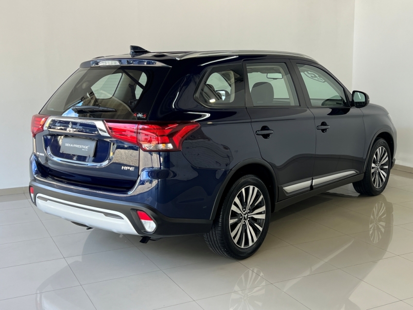 mitsubishi outlander hpe 2.0 20222