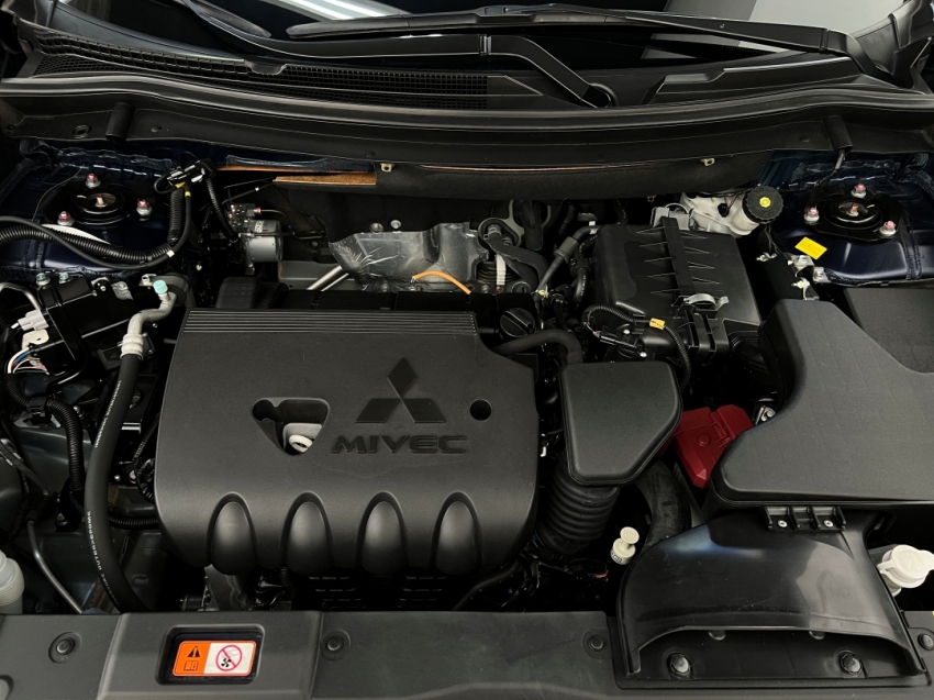 mitsubishi outlander hpe 2.0 202213