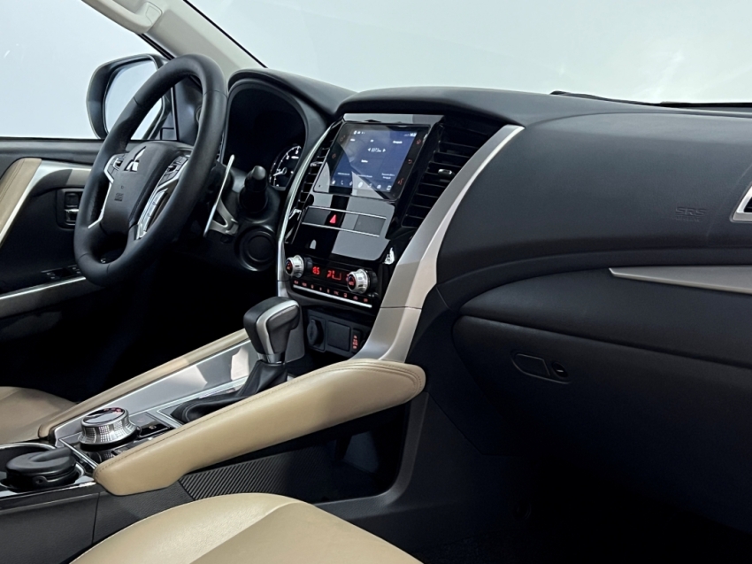 mitsubishi pajero sport hpe 202324