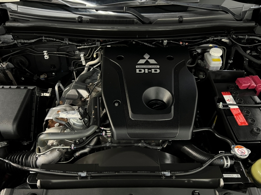 mitsubishi pajero sport hpe 202314
