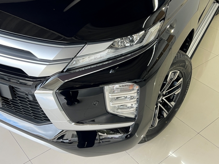 mitsubishi pajero sport hpe 202332