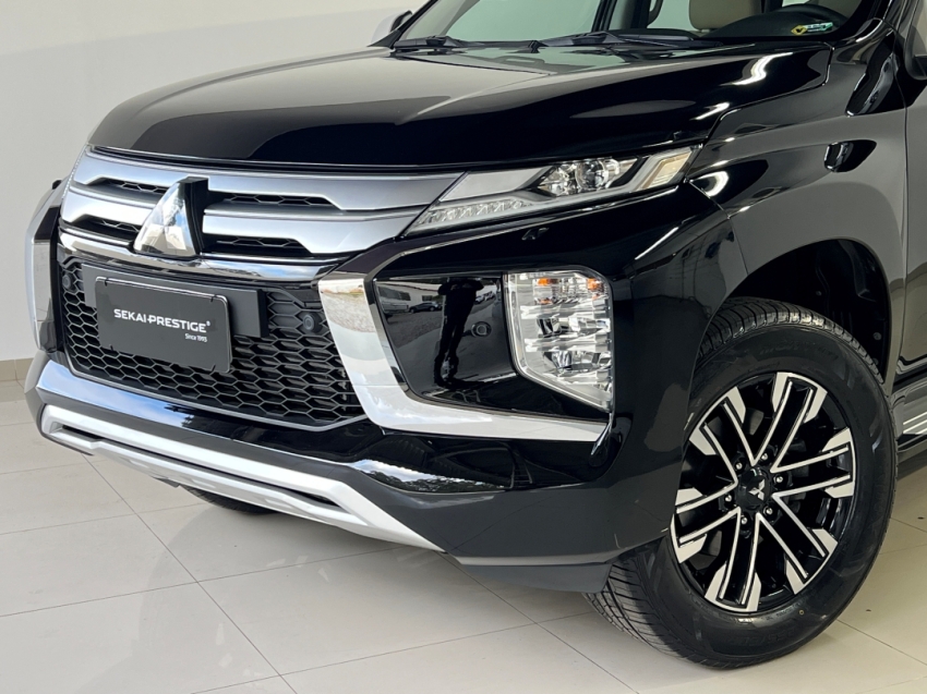 mitsubishi pajero sport hpe 202328